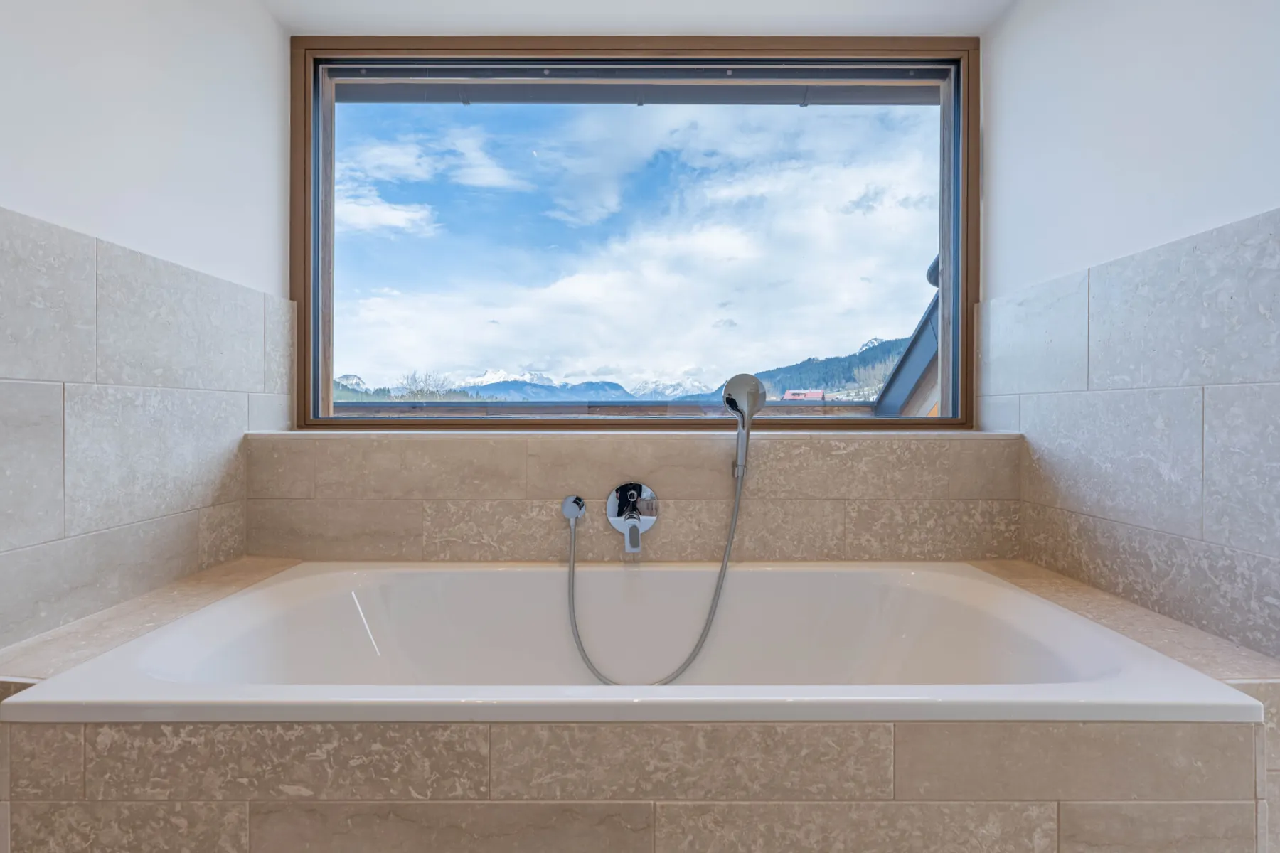 _DSC8210-HDR